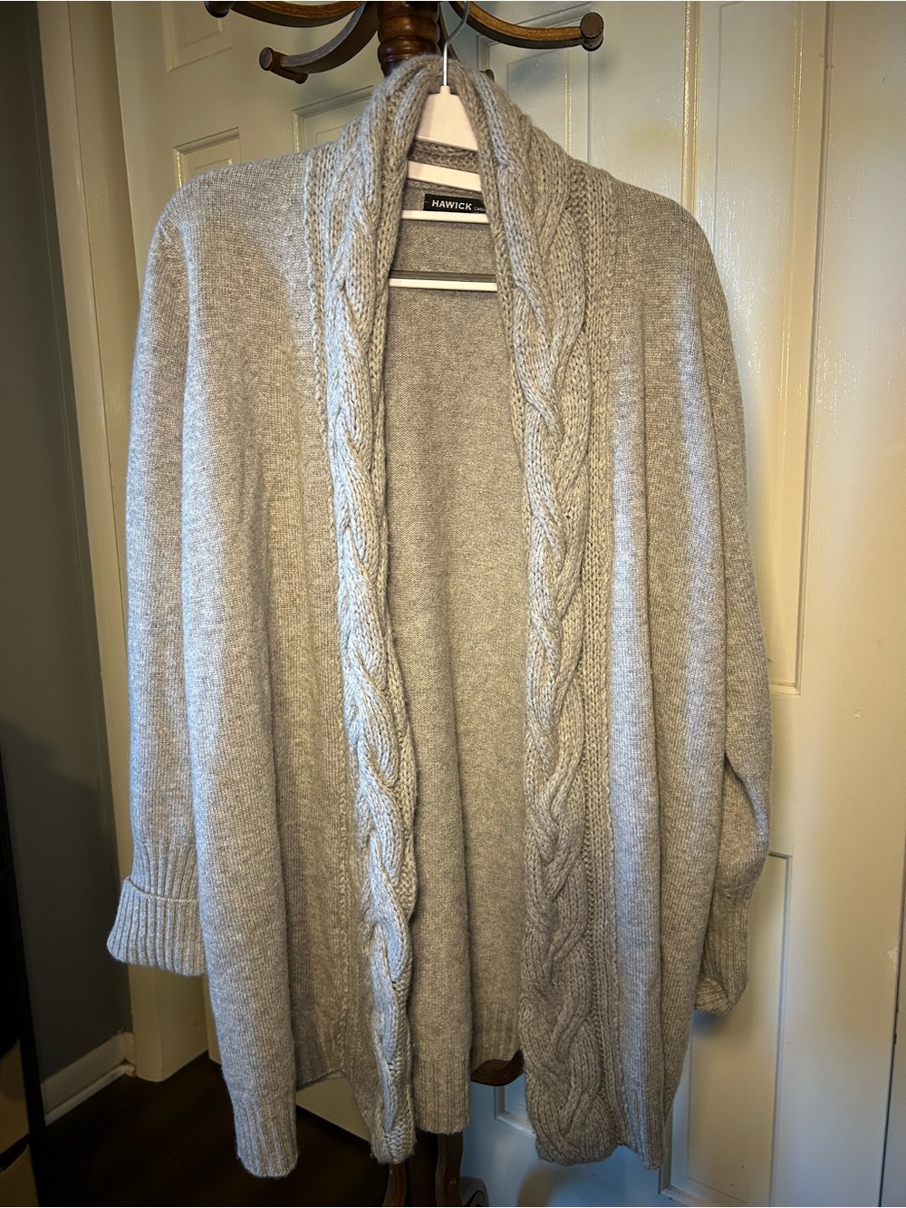 Hawke 100% Cashmere of Scotland Light Gray Cable-Trim Open-Front Cardigan